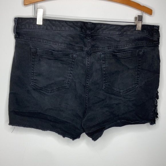 Torrid black distressed shorts size 20 - Picture 8 of 8